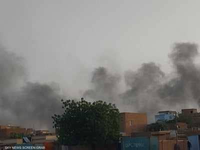 اشتباكات عنيفة في الفاشر وآلاف يفرون نحو المجهول