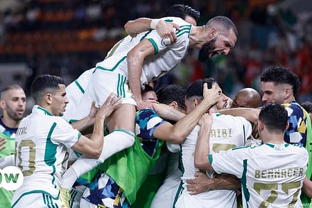 خيبة أمل تصيب جماهير المنتخب الجزائري بعدما فرط ثعالب الصحراء  في تقدمهم في النتيجة أمام أنغولا