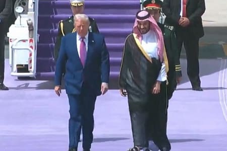 ترامب يصل السعودية في مستهل جولته بالمنطقة